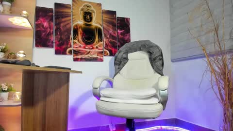 ALESSANDRO  WYE online show from 02.05.25