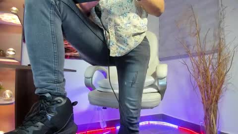 ALESSANDRO  WYE online show from 02.13.25