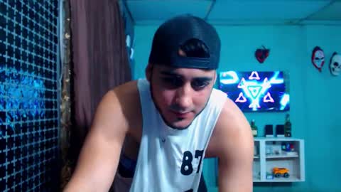 Snapshot of alessandrobooy chatting on 12.23.25 alessandro online show from 12.23.25