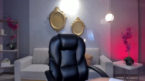 ALESSA ROMERO  online show from 02.02.25