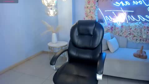 ALESSA ROMERO  online show from 12.15.25