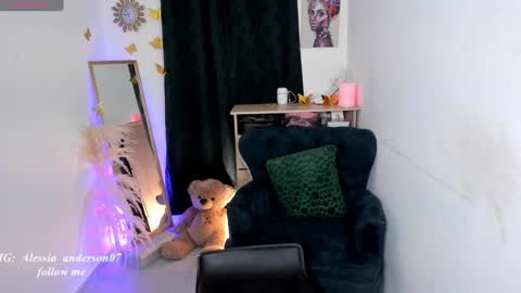 Snapshot of alessia_anderson07 chatting on 01.25.25 Yy  online show from 01.25.25