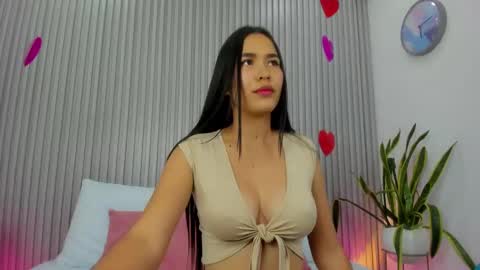 Snapshot of alessia_leroy chatting on 02.15.25 A L E S S I A online show from 02.15.25