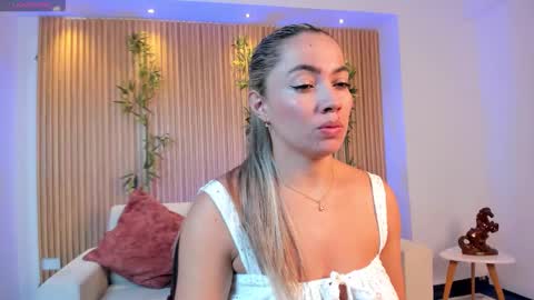 Alessia  Everyday From 0530 to 1430 Col Time online show from 12.15.25