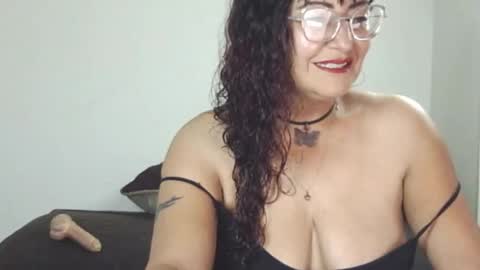 Snapshot of alessiabobs chatting on 03.15.26 Allesiaboobs online show from 03.15.26