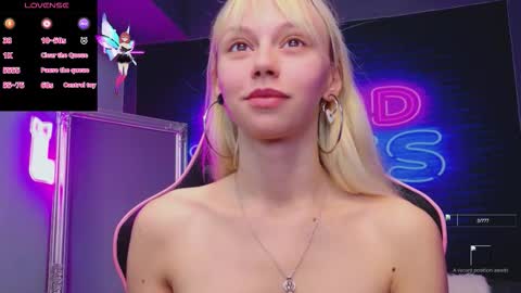 Snapshot of alessiacroft chatting on 10.08.25 alessiacroft online show from 10.08.25