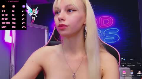 Snapshot of alessiacroft chatting on 10.16.25 alessiacroft online show from 10.16.25