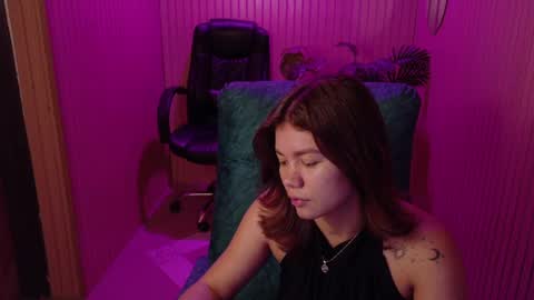 Snapshot of alessiamonroe_ chatting on 05.28.26 alessiamonroe_ online show from 05.28.26