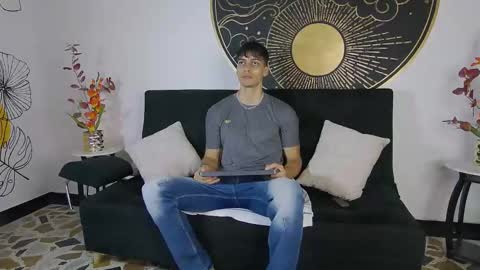 Snapshot of alessiovitale chatting on 11.10.25 Alessio online show from 11.10.25