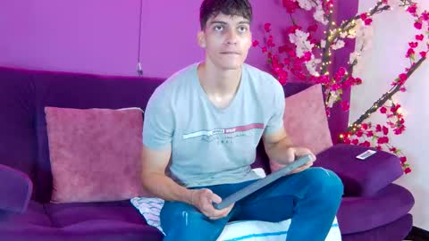 Snapshot of alessiovitale chatting on 11.26.25 Alessio online show from 11.26.25