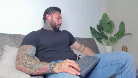 Snapshot of alessrose22 chatting on 06.25.26 Aless Rose online show from 06.25.26