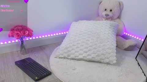 Snapshot of alessyaaa chatting on 03.11.26 Ale online show from 03.11.26