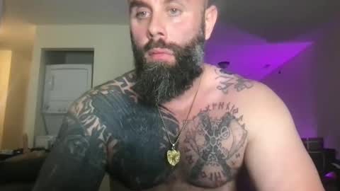 Snapshot of alesterwhite chatting on 10.09.25 alesterwhite online show from 10.09.25