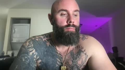 Snapshot of alesterwhite chatting on 10.10.25 alesterwhite online show from 10.10.25