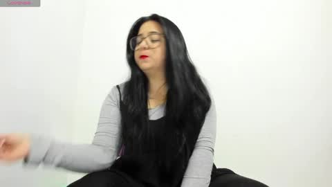 Alejandra online show from 05.10.26