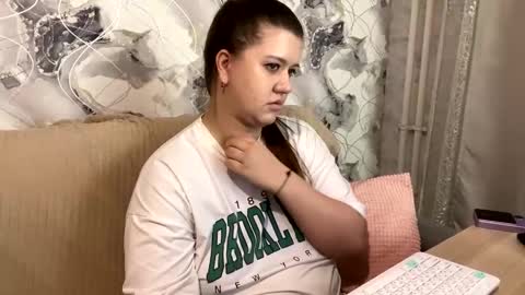 Aletta Oushen online show from 02.20.25