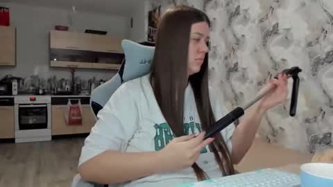 Aletta Oushen online show from 11.22.25