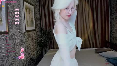 Lola online show from 10.10.25