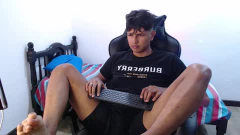 Snapshot of alex245711 chatting on 11.20.25 alex online show from 11.20.25