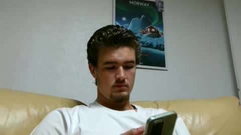 Snapshot of alex83530 chatting on 01.01.25 Alex83530 online show from 01.01.25