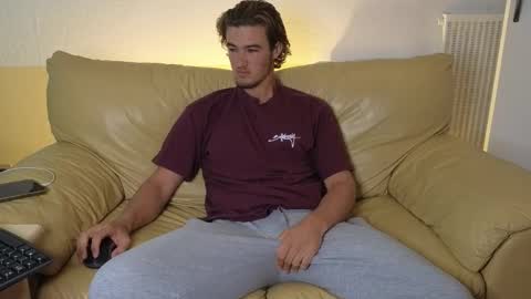 Snapshot of alex83530 chatting on 10.21.25 Alex83530 online show from 10.21.25