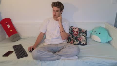 Snapshot of alex83530 chatting on 12.18.25 Alex83530 online show from 12.18.25