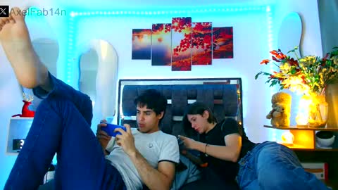 Snapshot of alex_and_fabian chatting on 01.10.25 sneider online show from 01.10.25