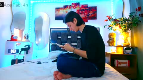 Snapshot of alex_and_fabian chatting on 01.13.25 sneider online show from 01.13.25