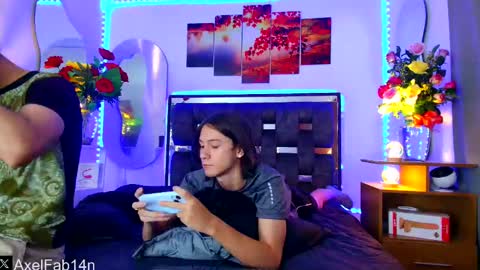 Snapshot of alex_and_fabian chatting on 02.17.25 sneider online show from 02.17.25