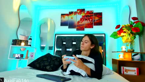 Snapshot of alex_and_fabian chatting on 02.25.25 sneider online show from 02.25.25