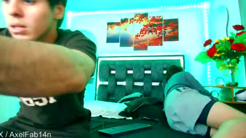 Snapshot of alex_and_fabian chatting on 03.06.25 sneider online show from 03.06.25