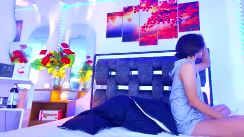 Snapshot of alex_and_fabian chatting on 09.28.25 sneider online show from 09.28.25