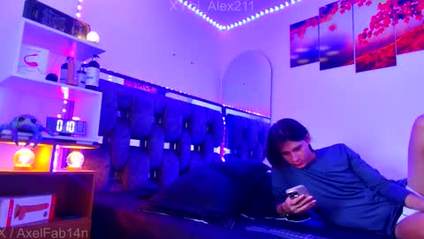 Snapshot of alex_and_fabian chatting on 11.16.25 sneider online show from 11.16.25