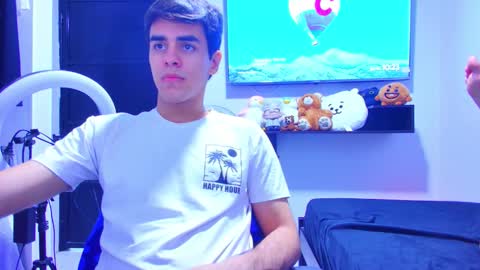 Snapshot of alex_and_fabian chatting on 12.14.25 sneider online show from 12.14.25