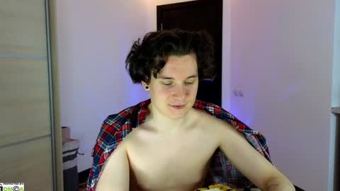 Snapshot of alex_candy_pump chatting on 01.22.25 FAVORITE online show from 01.22.25