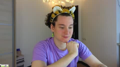 Snapshot of alex_candy_pump chatting on 02.06.25 FAVORITE online show from 02.06.25