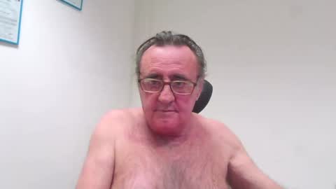 Snapshot of alex_fetishplayer chatting on 01.06.25 Alex online show from 01.06.25