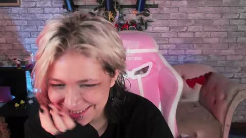 Snapshot of alex_howell chatting on 02.22.25 alex_howell online show from 02.22.25