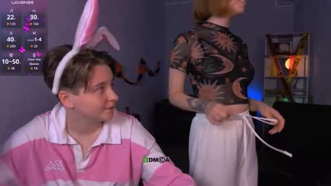 Snapshot of alex_jakson chatting on 10.31.25 alex online show from 10.31.25