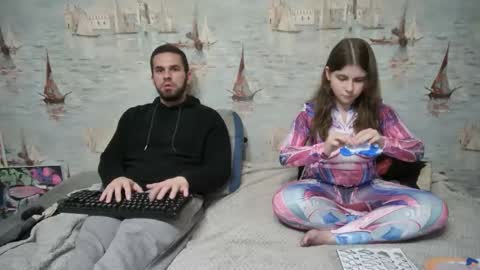 Alex and Sarah online show from 10.11.25