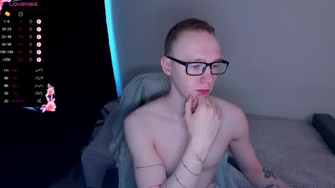 Snapshot of alex_silent chatting on 10.18.25 alex_silent online show from 10.18.25