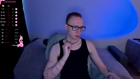 Snapshot of alex_silent chatting on 10.21.25 alex_silent online show from 10.21.25