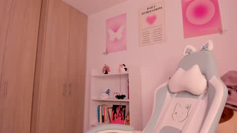 Snapshot of alexa_6908 chatting on 12.29.24 alexa online show from 12.29.24