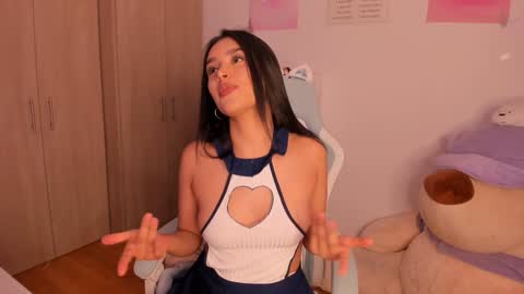 Snapshot of alexa_6908 chatting on 01.10.25 alexa online show from 01.10.25