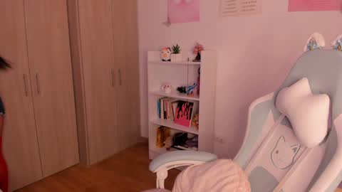 Snapshot of alexa_6908 chatting on 01.18.25 alexa online show from 01.18.25