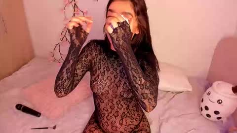 Snapshot of alexa_6908 chatting on 11.23.25 alexa online show from 11.23.25