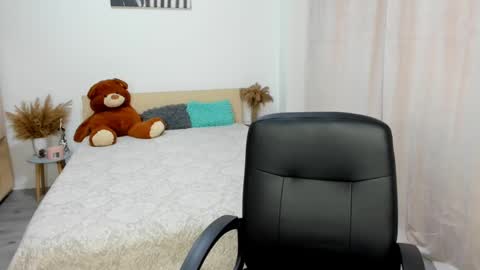 Snapshot of alexa_dolly chatting on 03.01.25 Alexa online show from 03.01.25