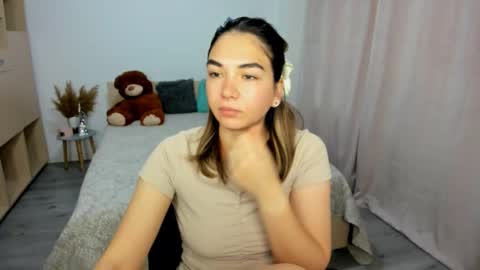 Snapshot of alexa_dolly chatting on 11.06.25 Alexa online show from 11.06.25