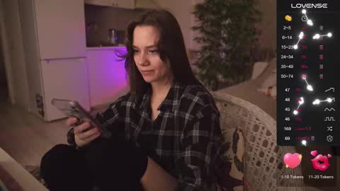 Snapshot of alexa_feels chatting on 10.17.25 Little Duck homie online show from 10.17.25