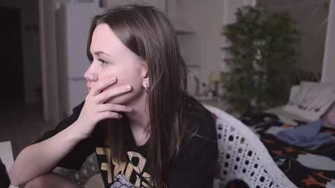 Snapshot of alexa_feels chatting on 11.08.25 Little Duck homie online show from 11.08.25